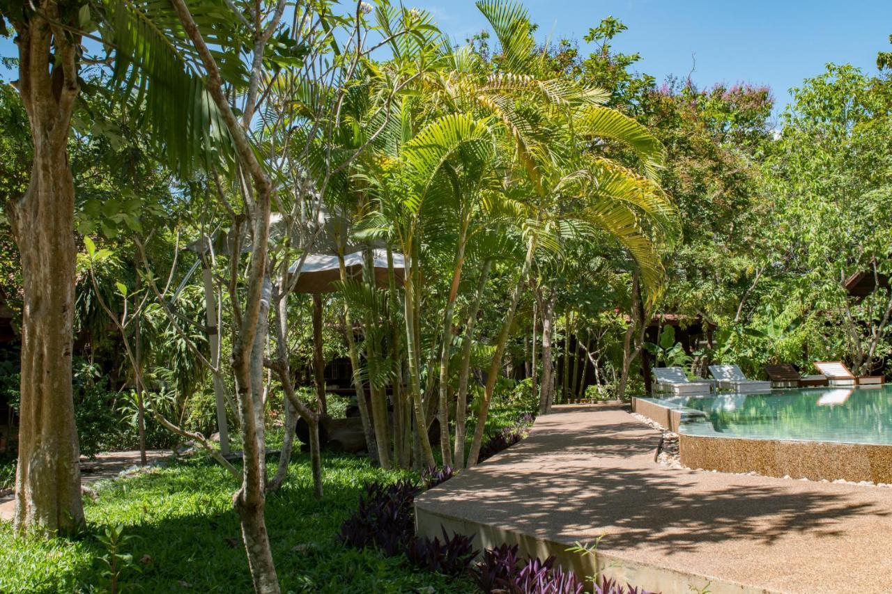 Palm Village Resort & Spa Siem Reap Exterior photo