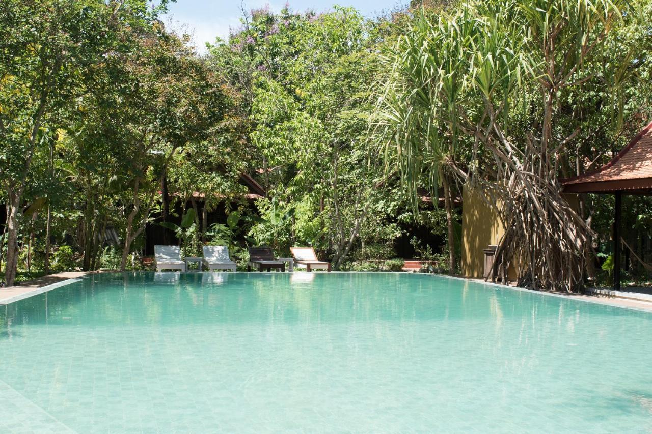 Palm Village Resort & Spa Siem Reap Exterior photo