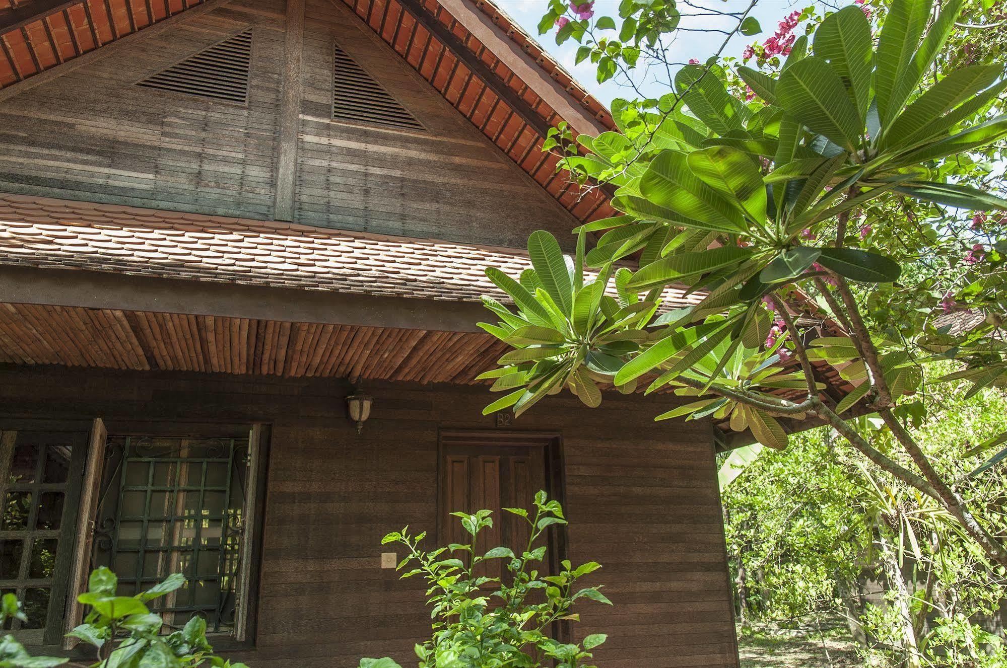 Palm Village Resort & Spa Siem Reap Exterior photo