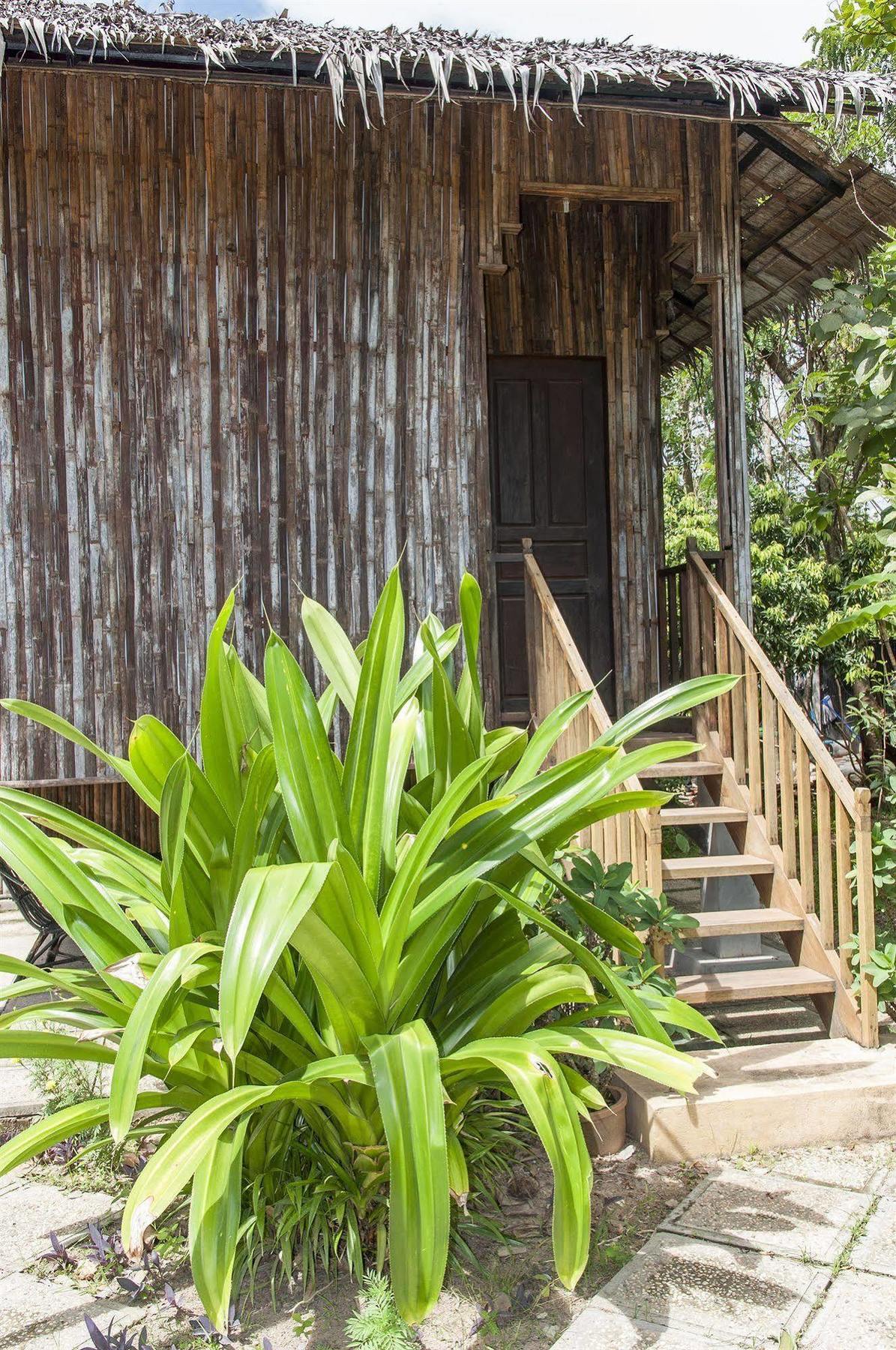 Palm Village Resort & Spa Siem Reap Exterior photo