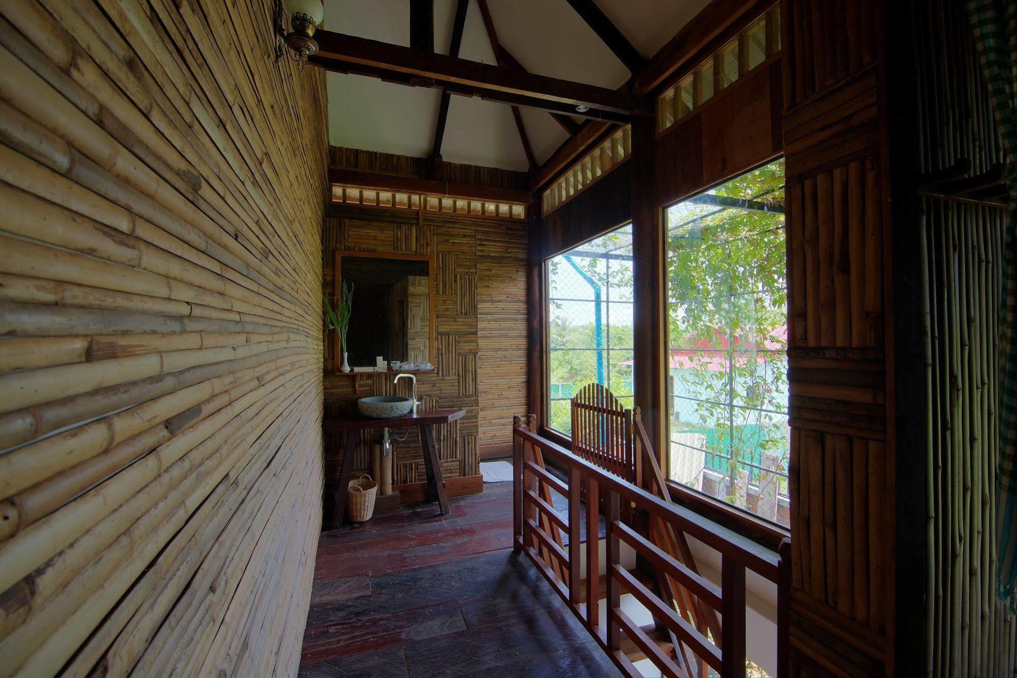 Palm Village Resort & Spa Siem Reap Exterior photo