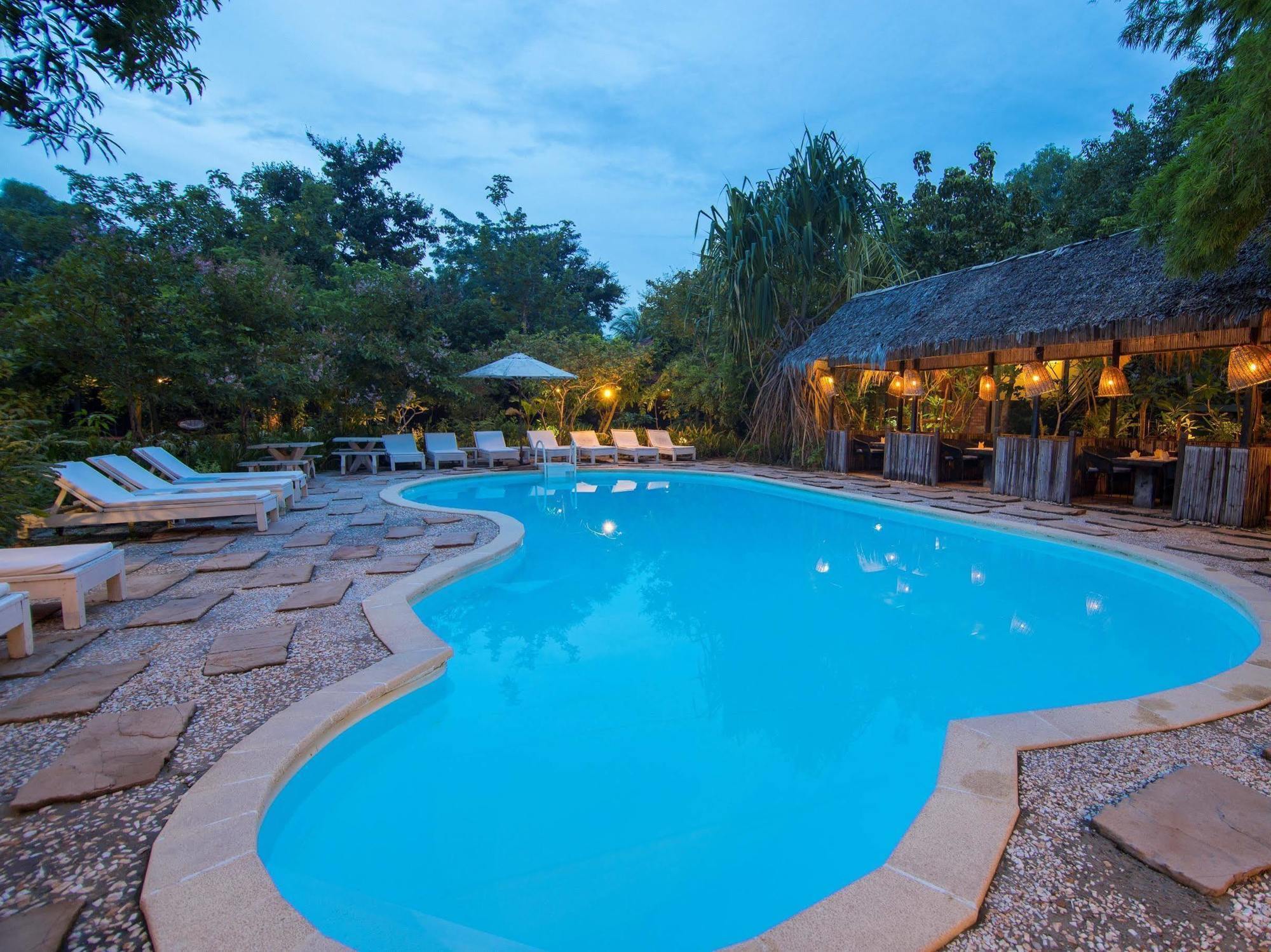 Palm Village Resort & Spa Siem Reap Exterior photo