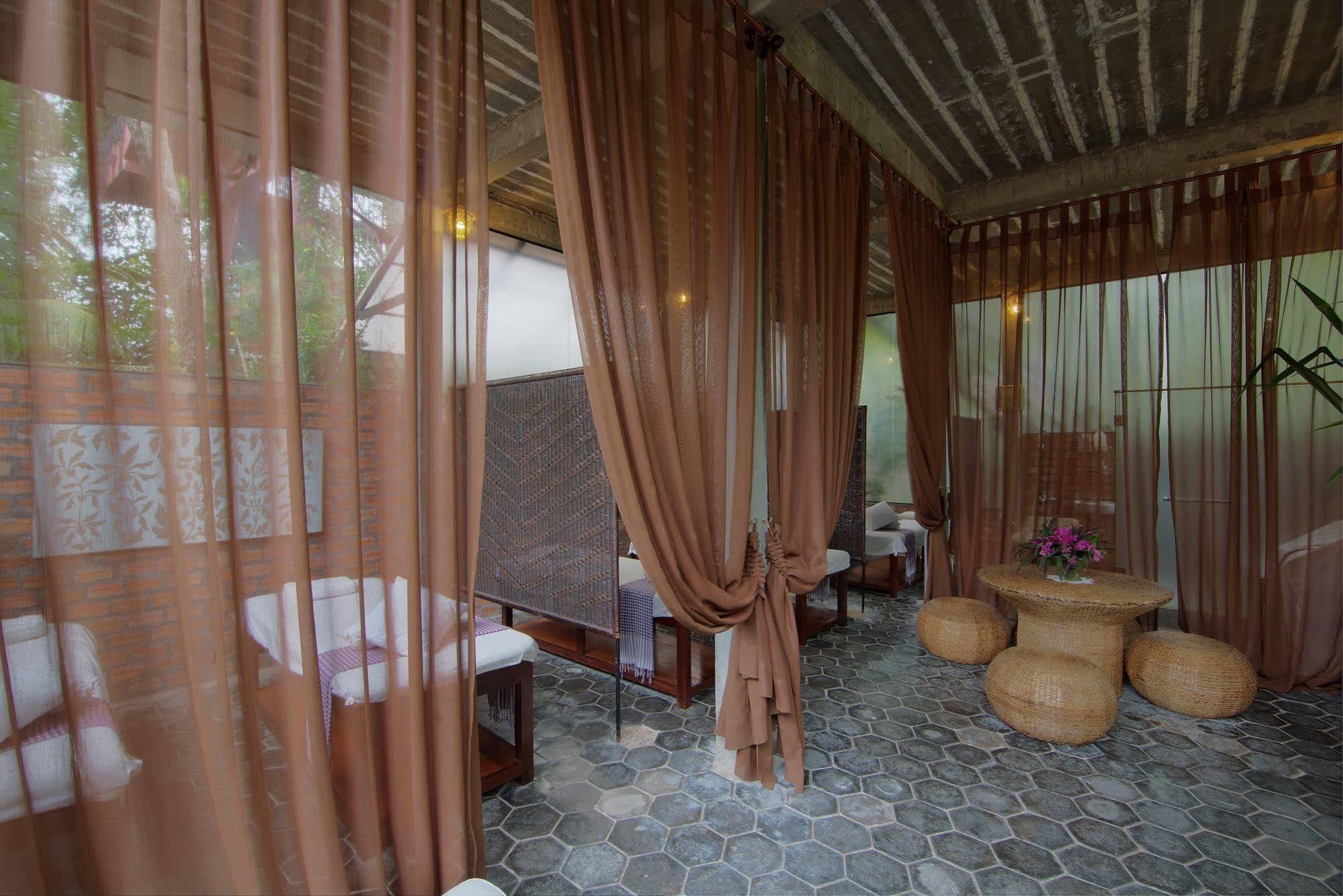 Palm Village Resort & Spa Siem Reap Exterior photo